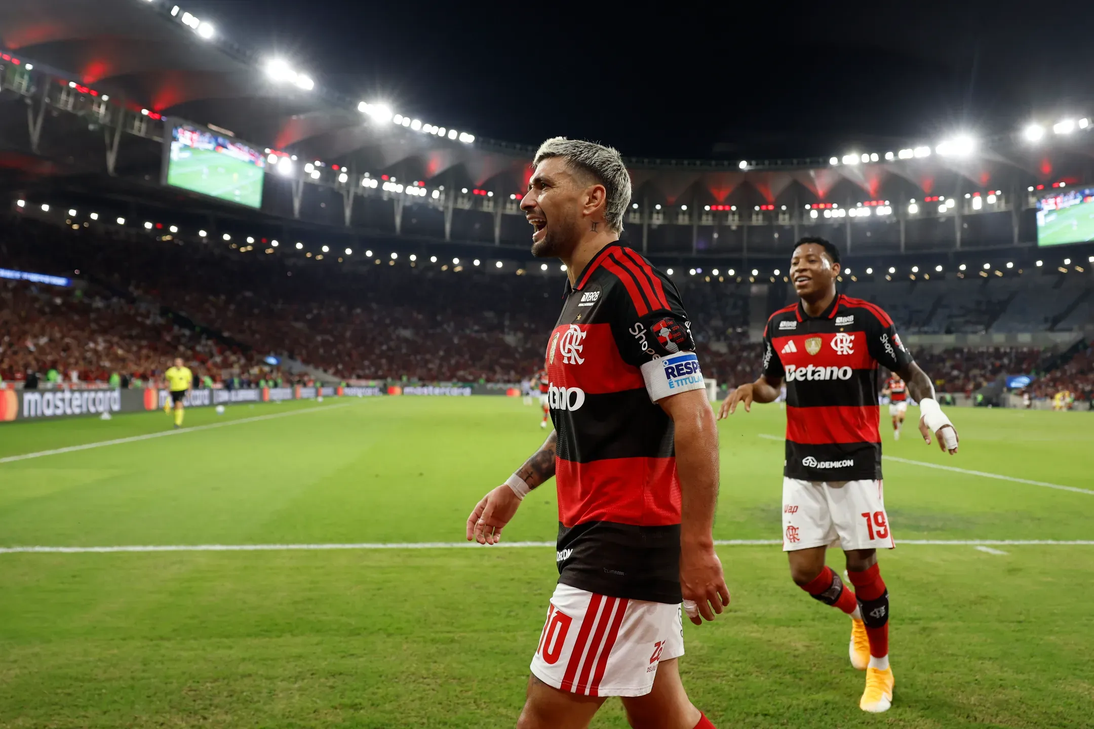 Mais um português perto da final